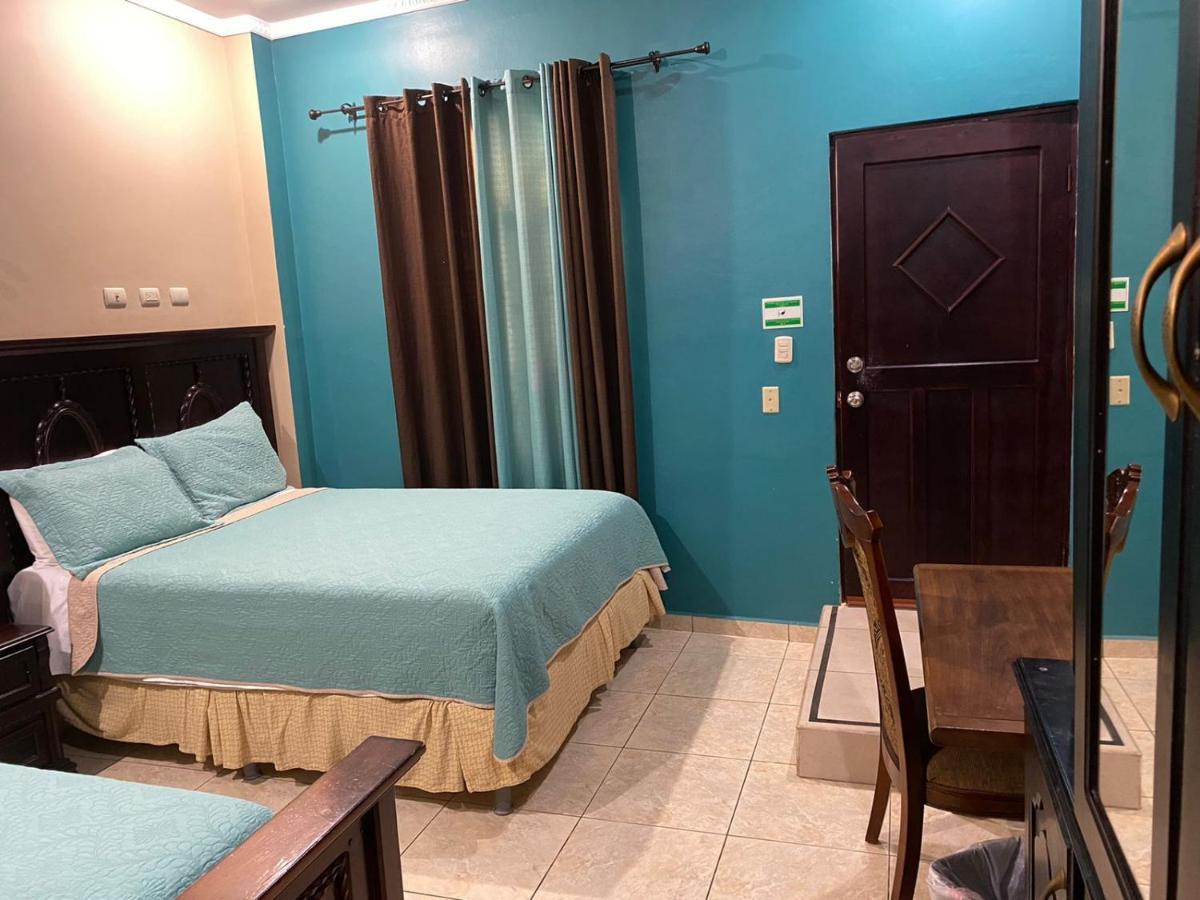 Refugio De La Montana B&B ซานเปโดร ซูลา ภายนอก รูปภาพ